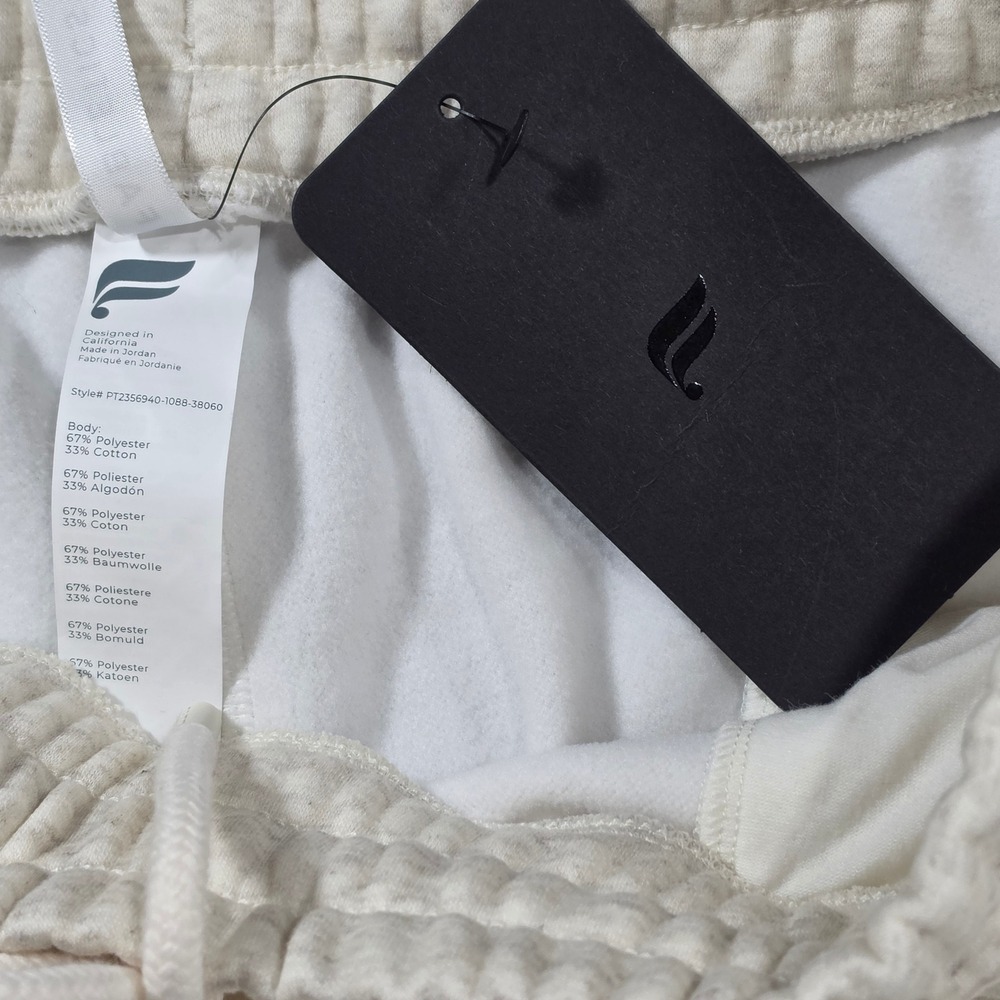 NEW Fabletics Jogger Sweatpants Womens XL Cream NWT Fleece Pockets Comfy Fleece - Picture 6 of 7